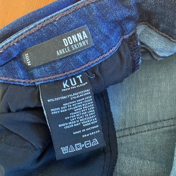 Kut from the Kloth Dianna Skinny Jeans 4 Petite - Picture 4 of 6